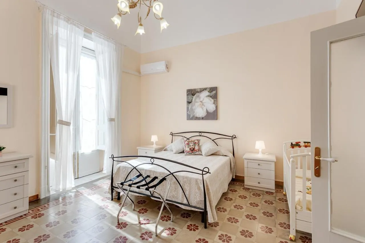 Catania Central Apartment With Terrace- Casa Mariella