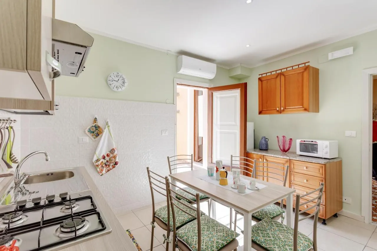 Catania Central Apartment With Terrace- Casa Mariella Italy