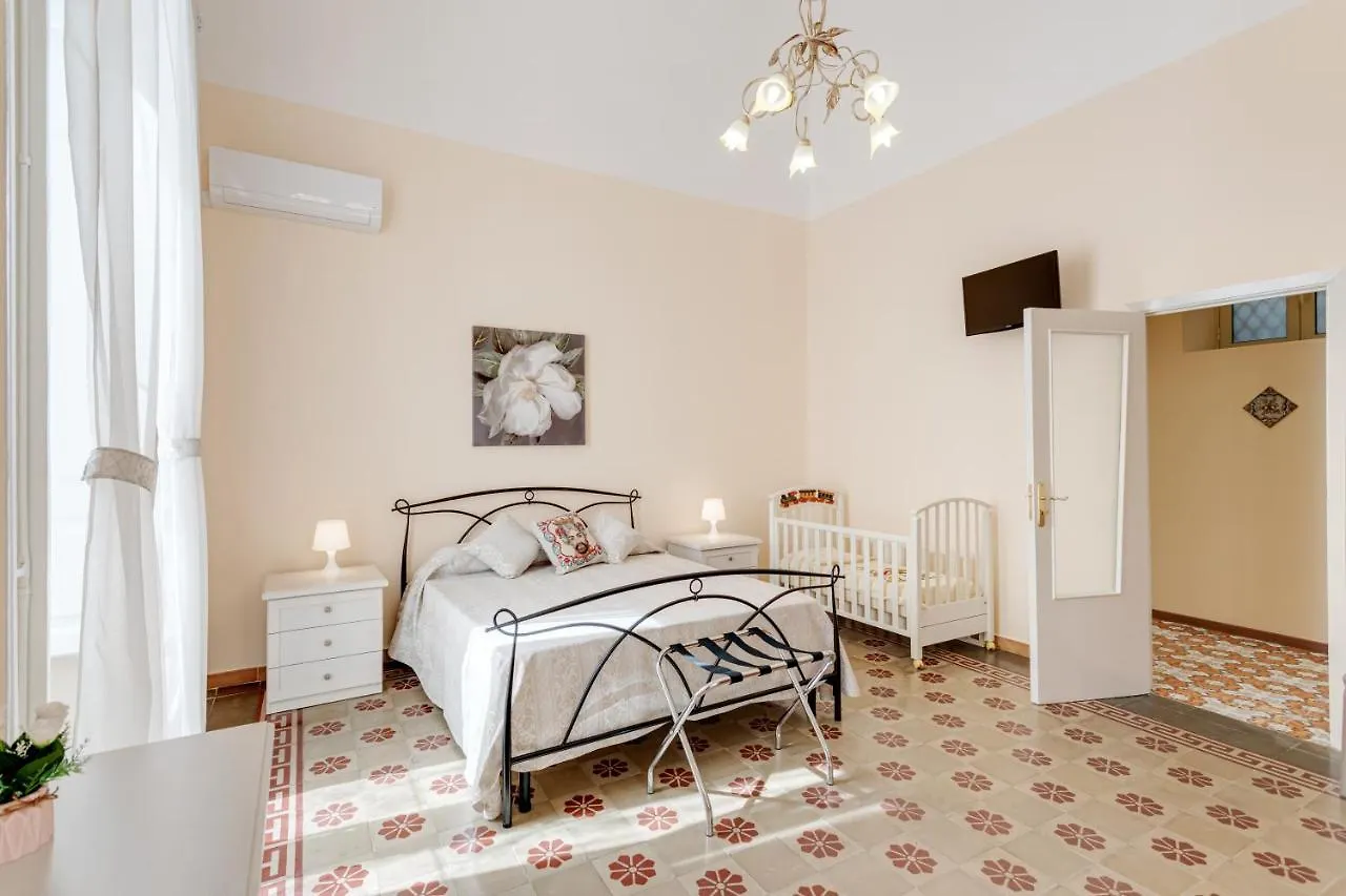 Catania Central Apartment With Terrace- Casa Mariella
