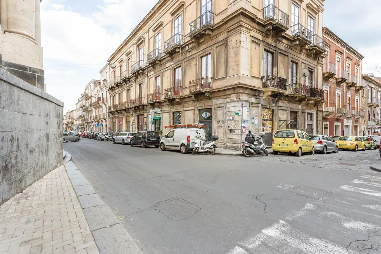 Catania Central Apartment With Terrace- Casa Mariella 0*,  Italia