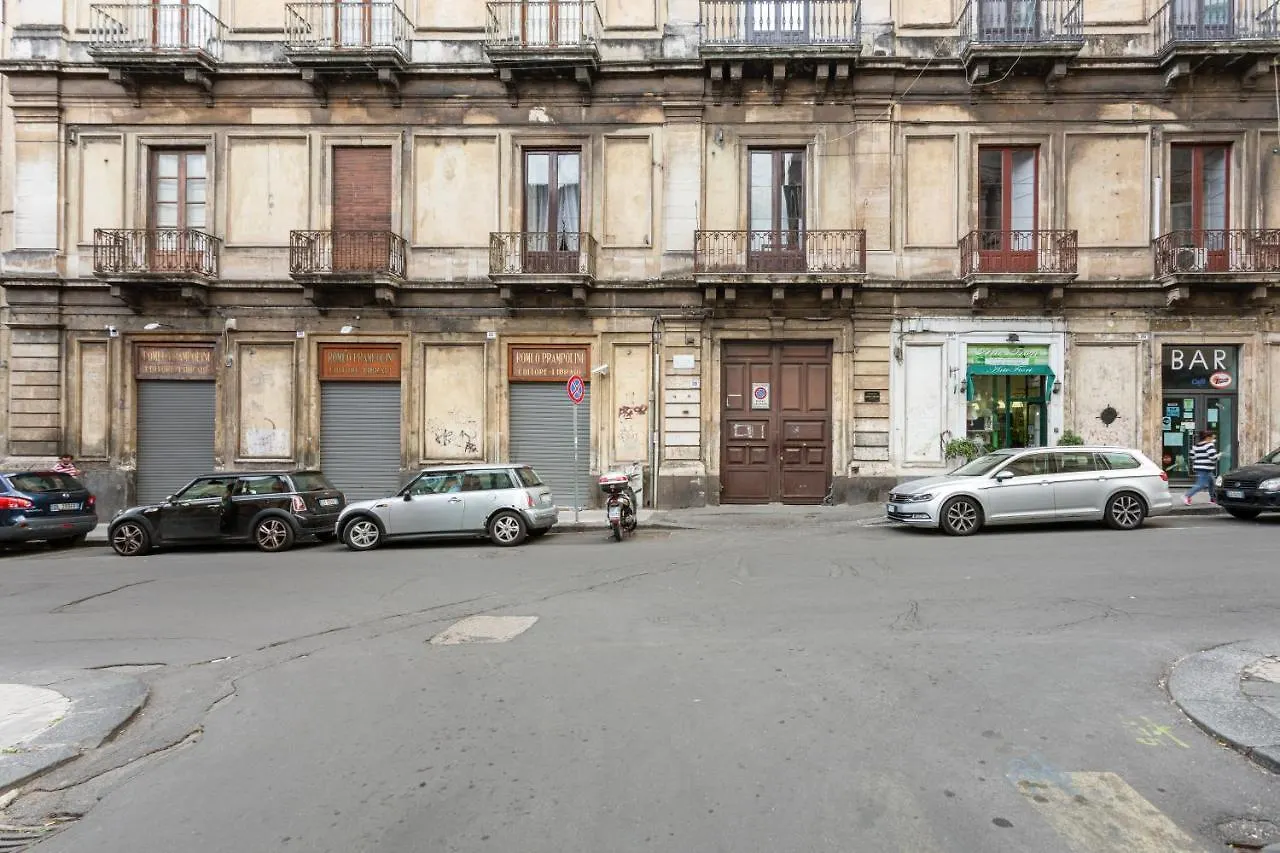 Catania Central Apartment With Terrace- Casa Mariella Italy