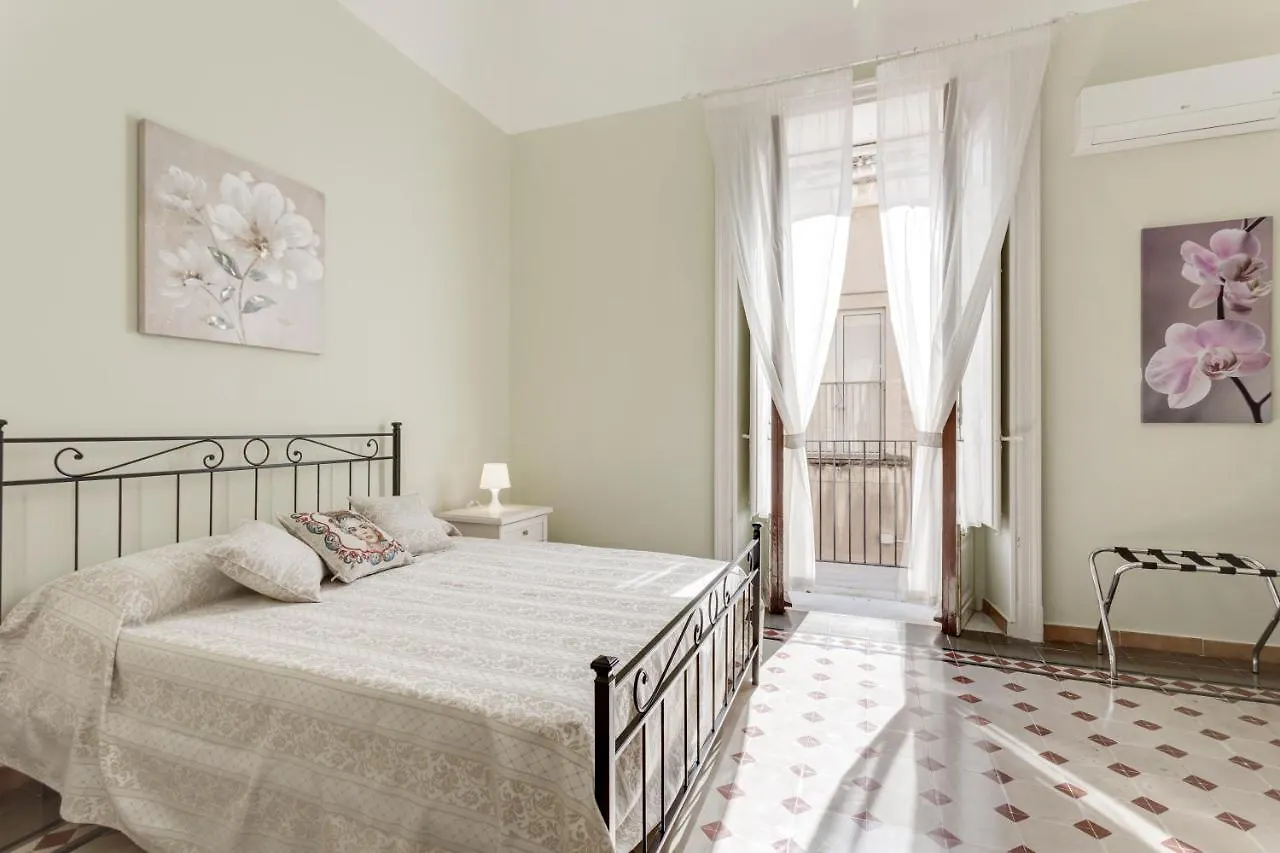 Catania Central Apartment With Terrace- Casa Mariella
