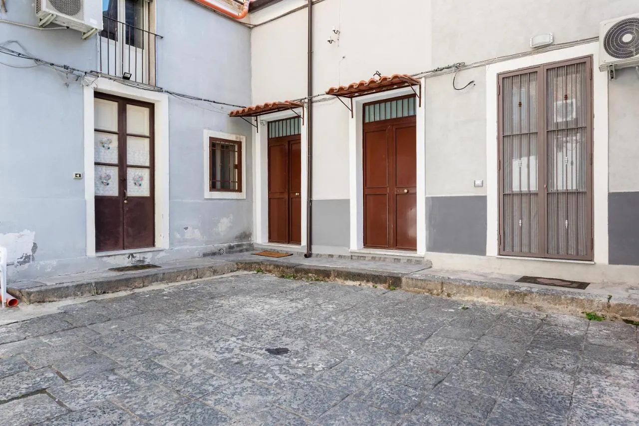 Catania Central Apartment With Terrace- Casa Mariella
